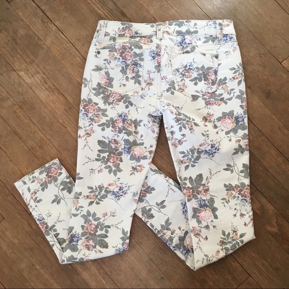Rue21 Denim - Rue 21 Sweet Cream/Pink Rose Patterned Jeans Sz 5!